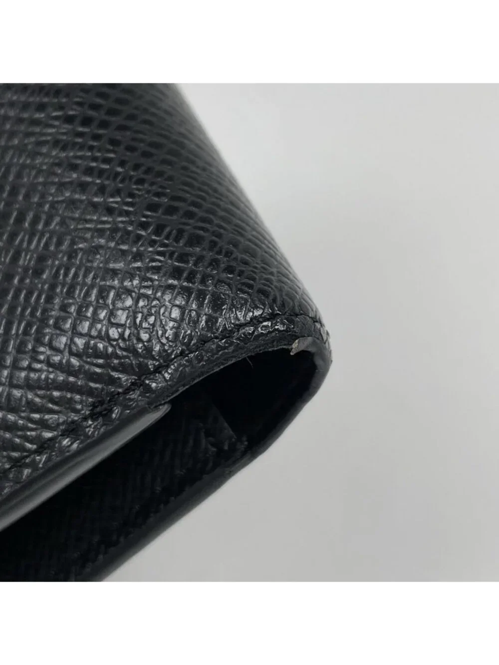 Louis Vuitton Portefeuille Multiple Fold Wallet Taiga Noir